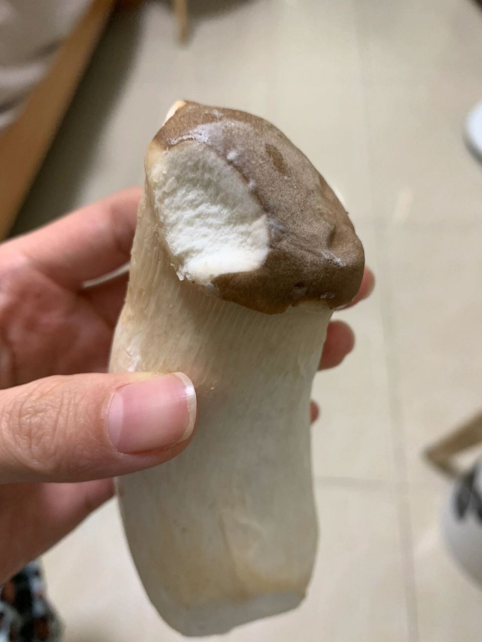 杏鲍菇发霉了还能吃吗?在线等,急急急