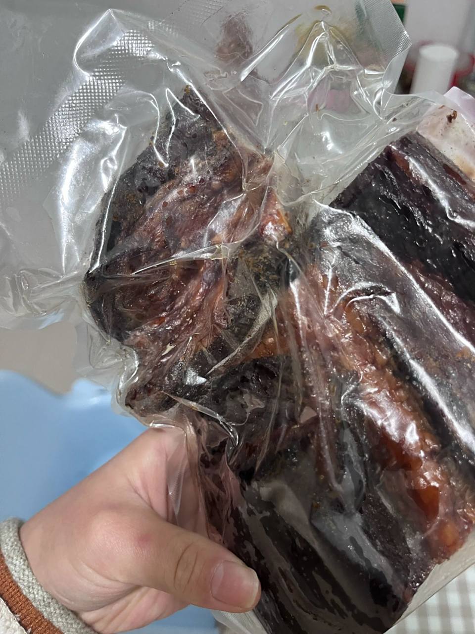 腊肉真空包装漏气还能吃吗 网上买的,收到有一包漏气了,别的食物漏气