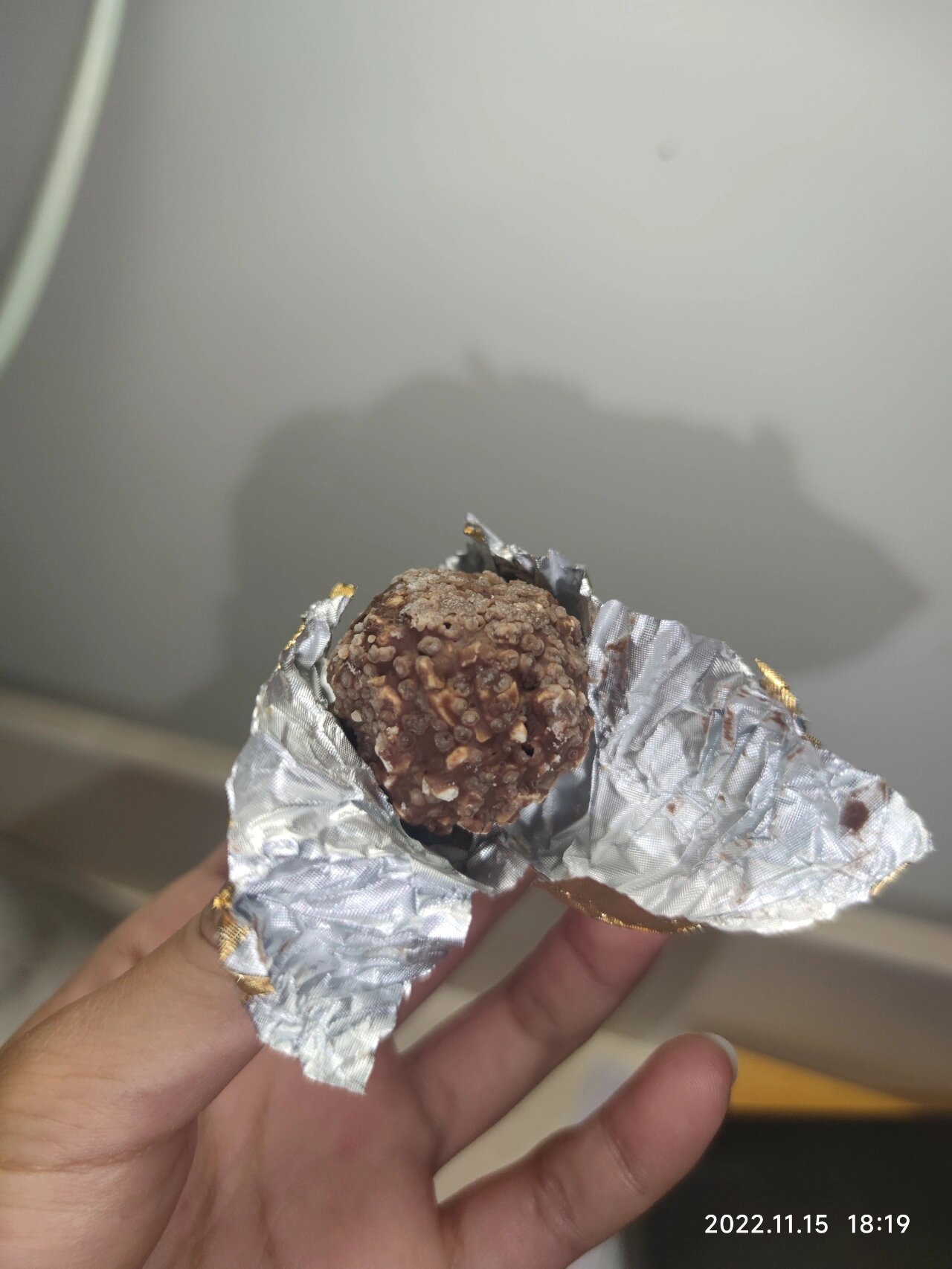 费列罗上全是白点点,什么情况啊