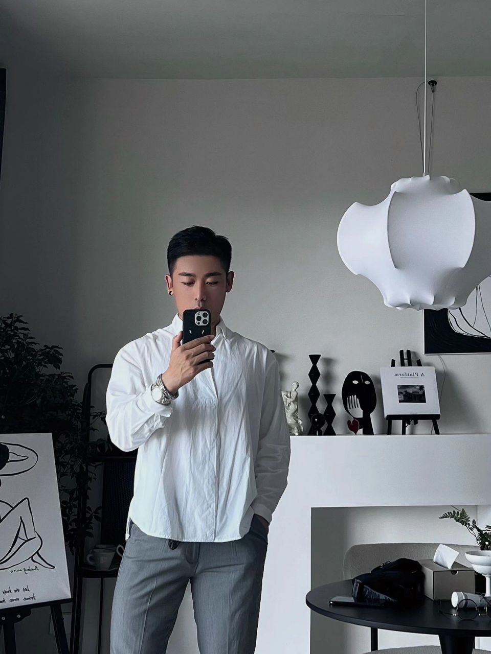 年龄30左右的男人,减龄穿搭技巧必看  男人30岁开始,身材好像走形就