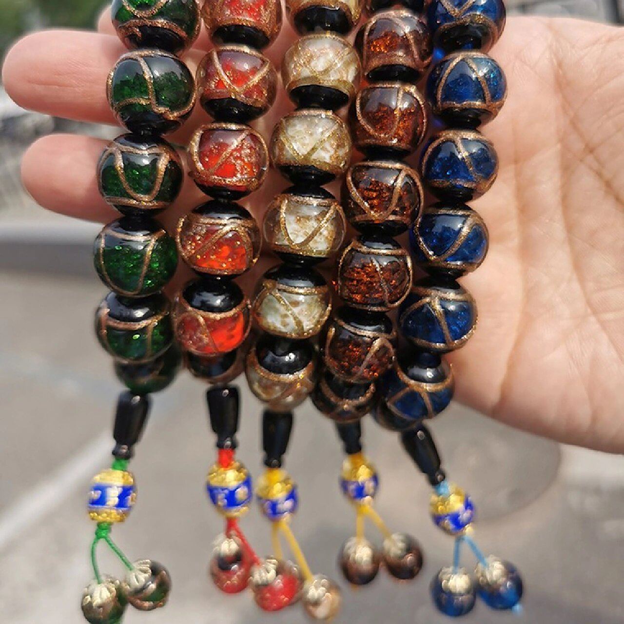 雍和宫香灰琉璃手串 香灰琉璃手串有五种颜色,每种颜色助你寓意不同