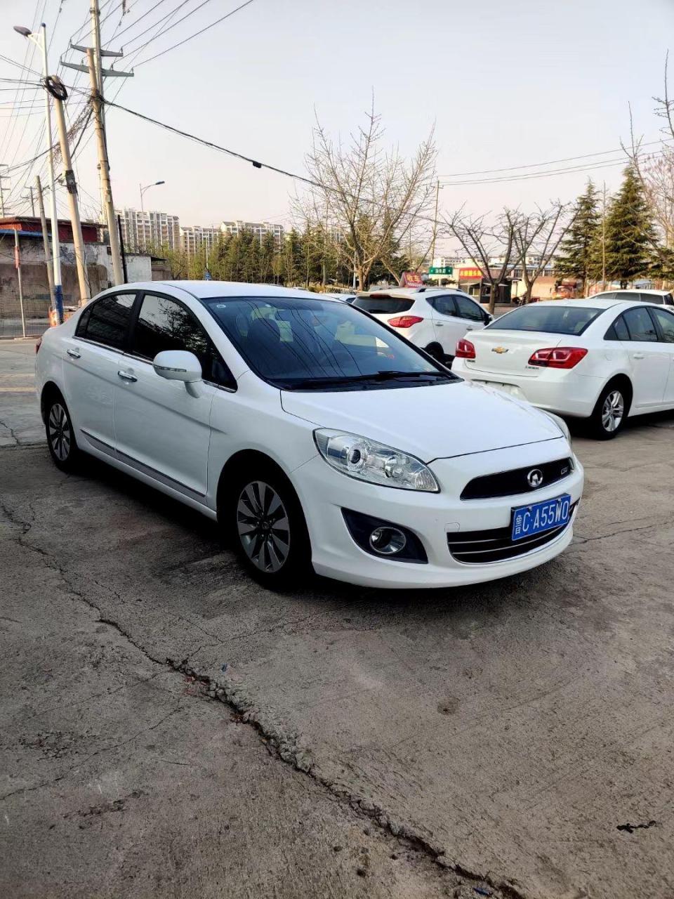 13年长城c50,全车只有半件补漆,车况极品,审保明年4月,喜欢的来店看车