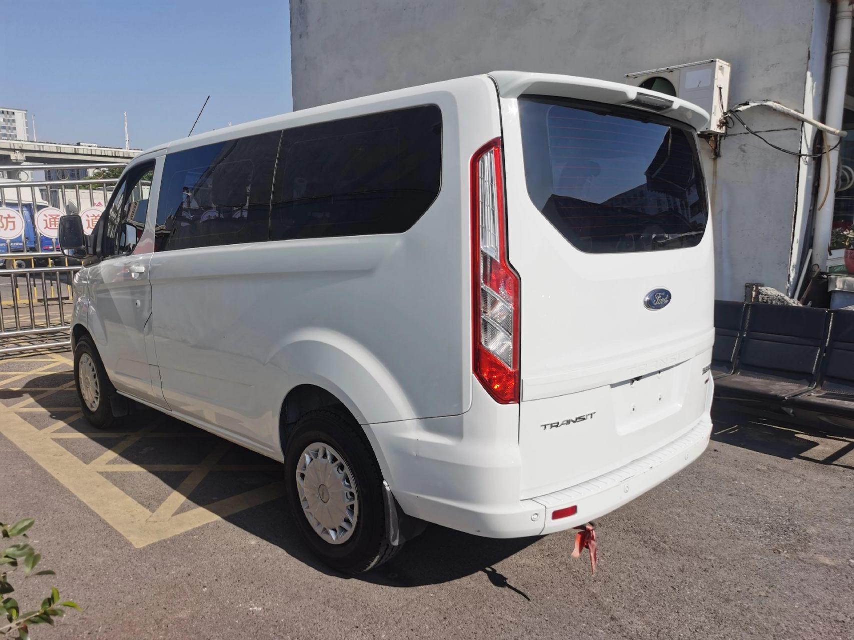 新到福特全顺商旅版,低顶短轴9座,安全行驶6万公里,中央空调,2.