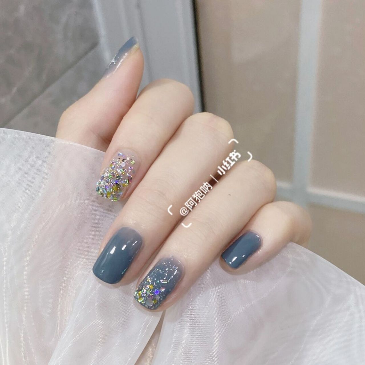 夏日ins🌃七彩爆闪灰蓝色美甲简约高级 这个莫兰迪系灰蓝色太美啦! 