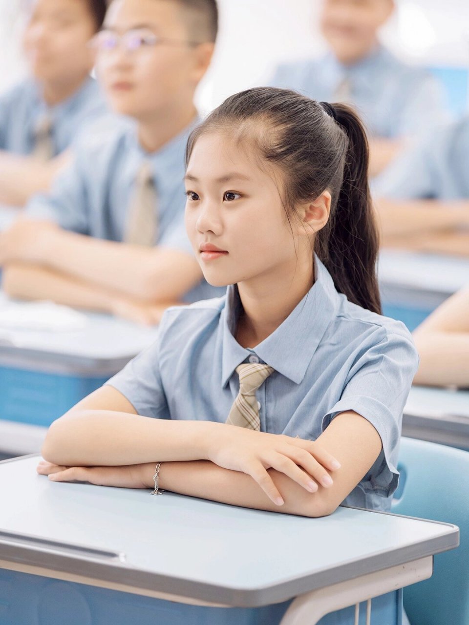 小学生真人壁纸图片