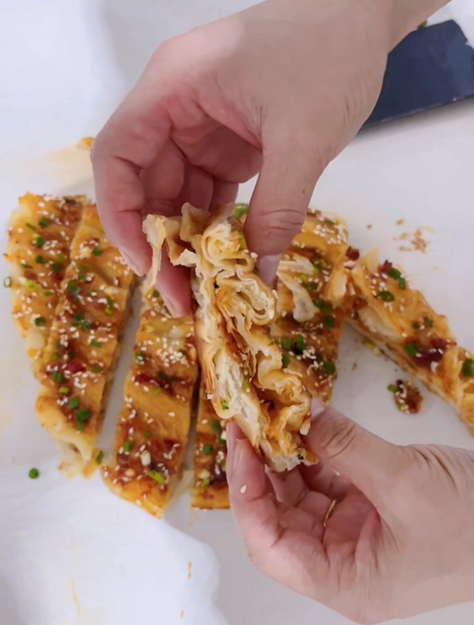 千层酱香饼家常做法(图文教程) 这个做法把千层饼和酱香饼结合起来了