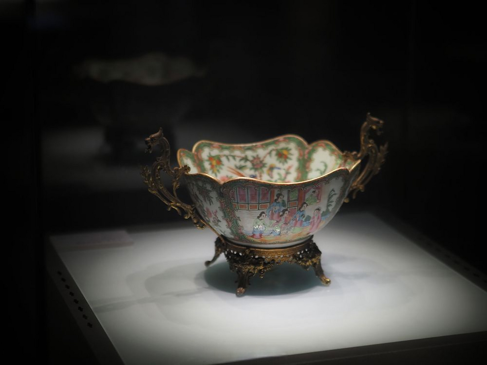 【窑火不熄 瓷缘深长——景德陶瓷的万里丝路情】在江西景德镇御窑