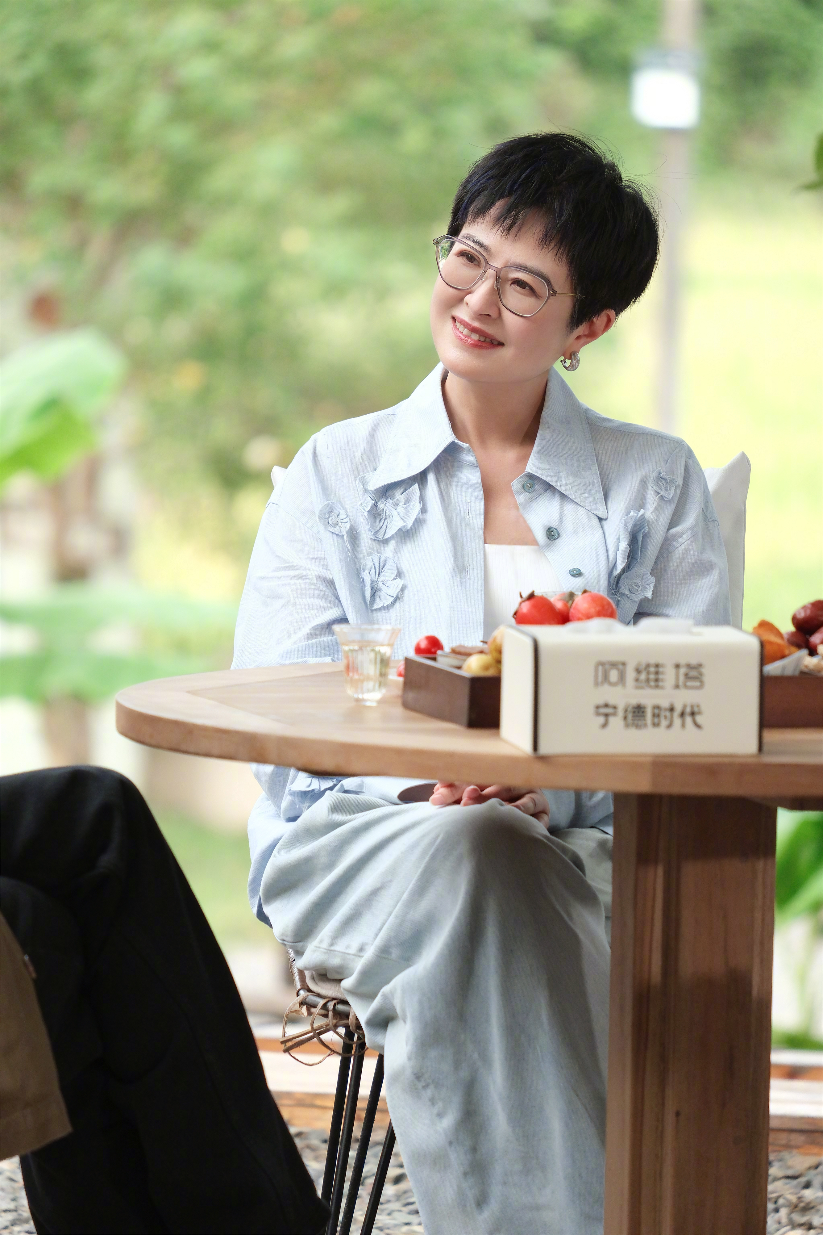是在清醒中规划在圆满中转型从台前的光芒万丈走向幕后的灵魂共鸣