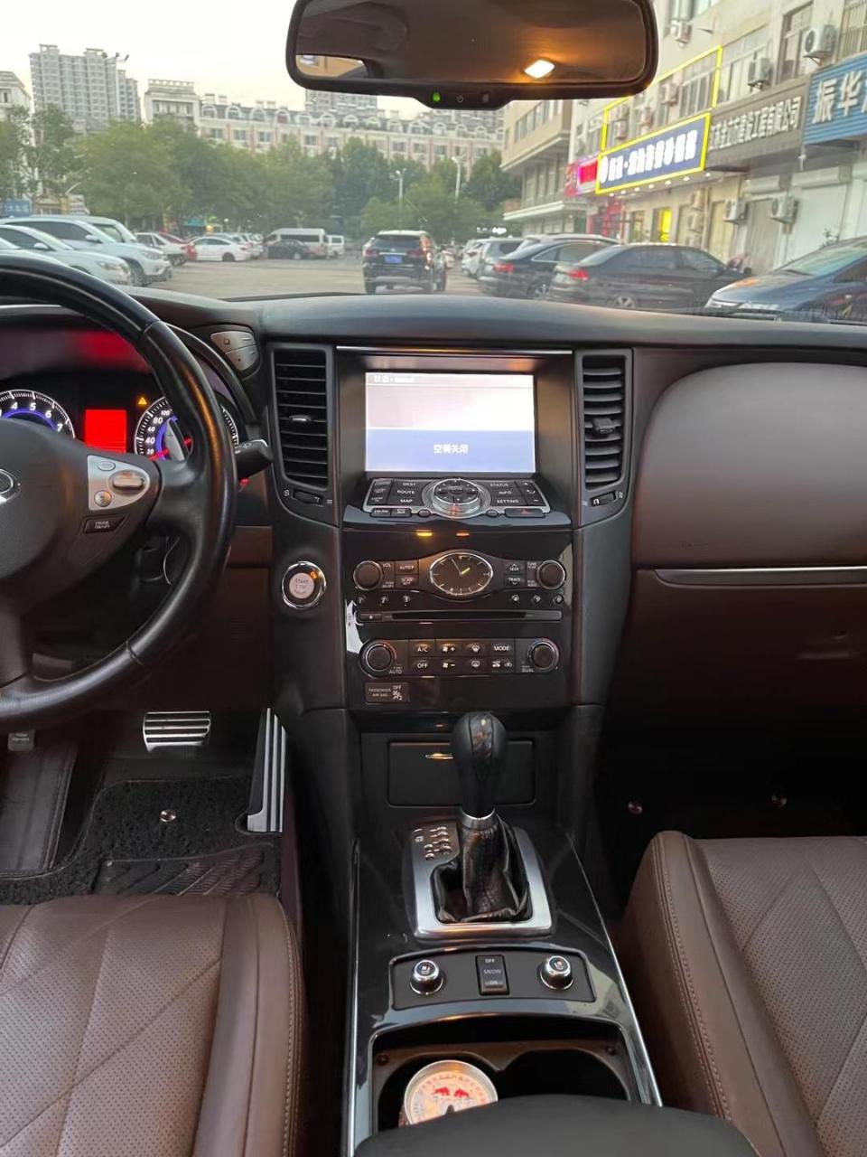 11年英菲尼迪fx35,新车九十多万,3.