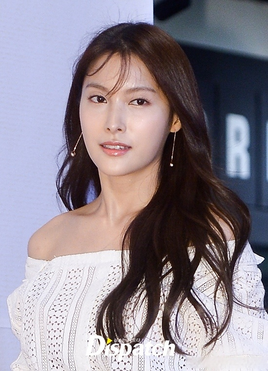 kara出身#朴奎利# (33)与交往了两年的企业家男友宋子昊(26)分手.