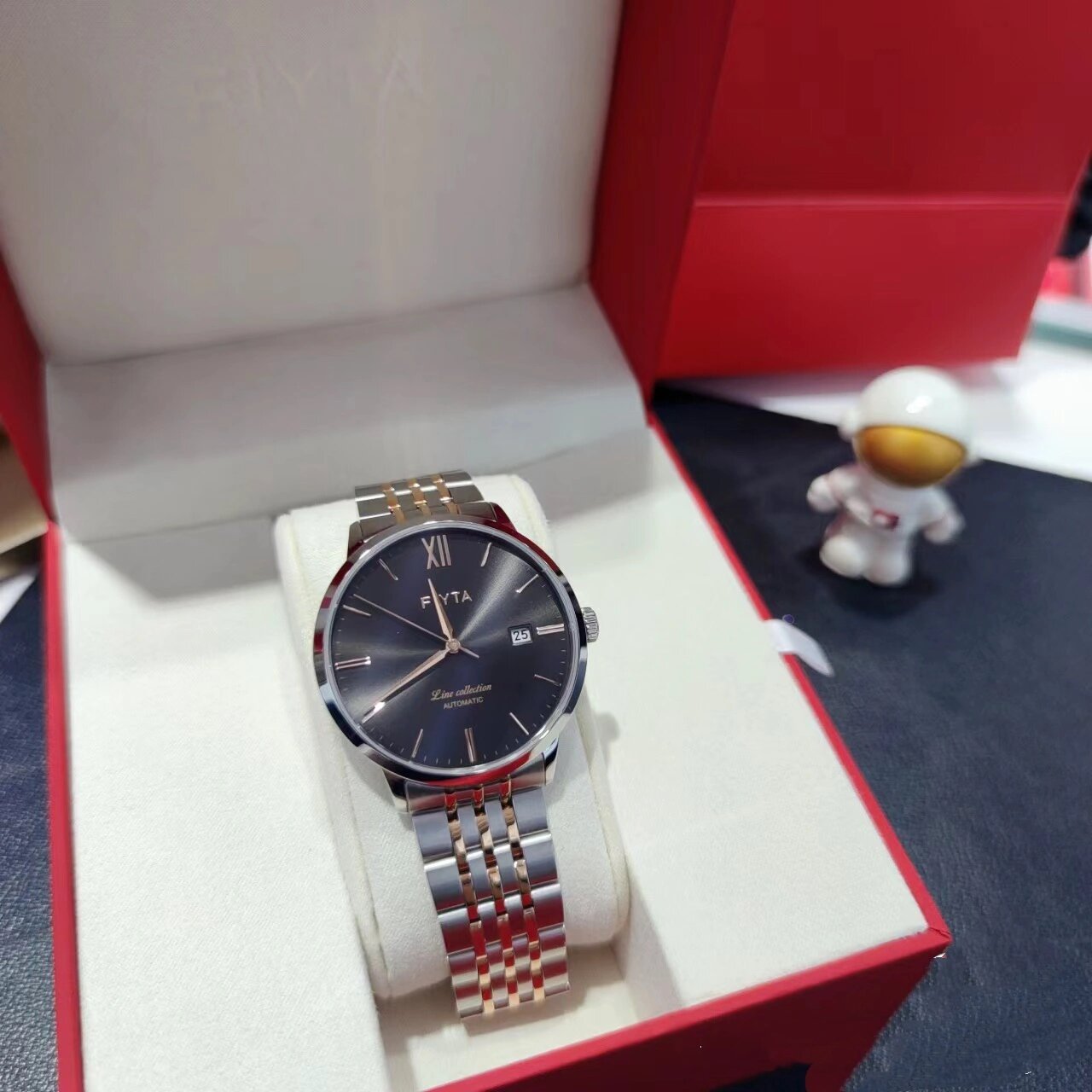 飞亚达风致系列腕表6015 飞亚达超薄自动机械机芯,进口机芯,厚度