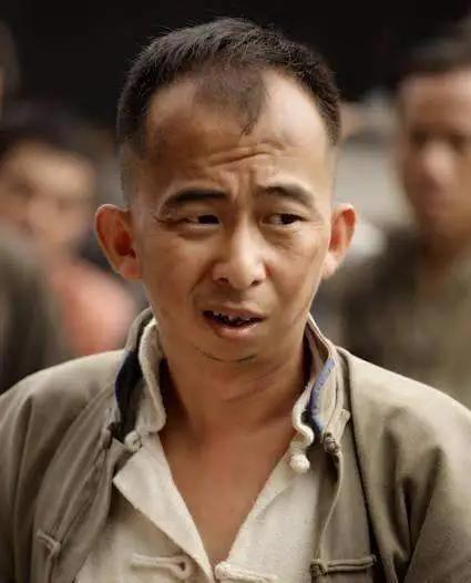 "2022年8月,坐拥10亿身家的最丑男星巨兴茂和大美