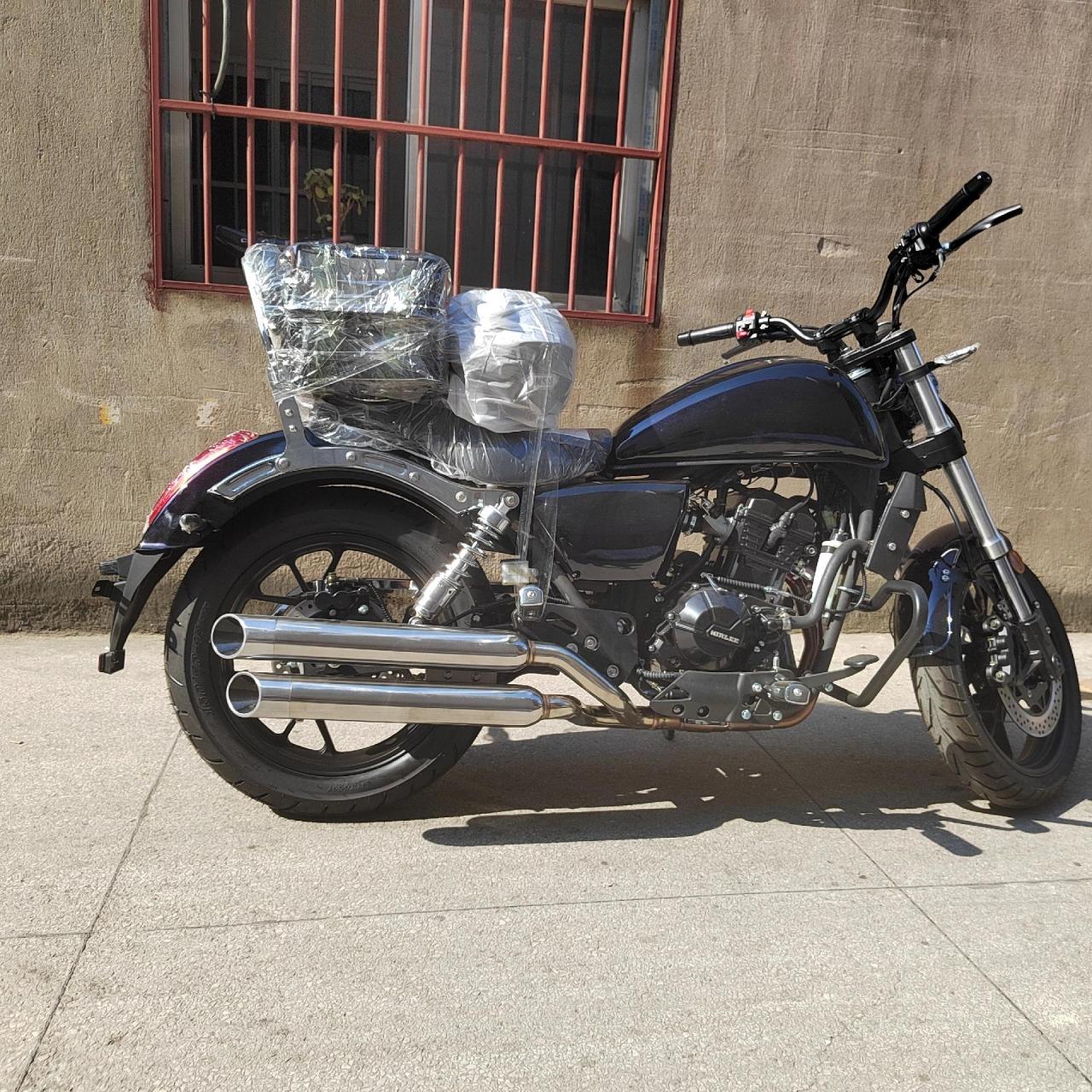 喜力牌400双缸水冷发动机复古太子车变色龙给兄弟发货了.