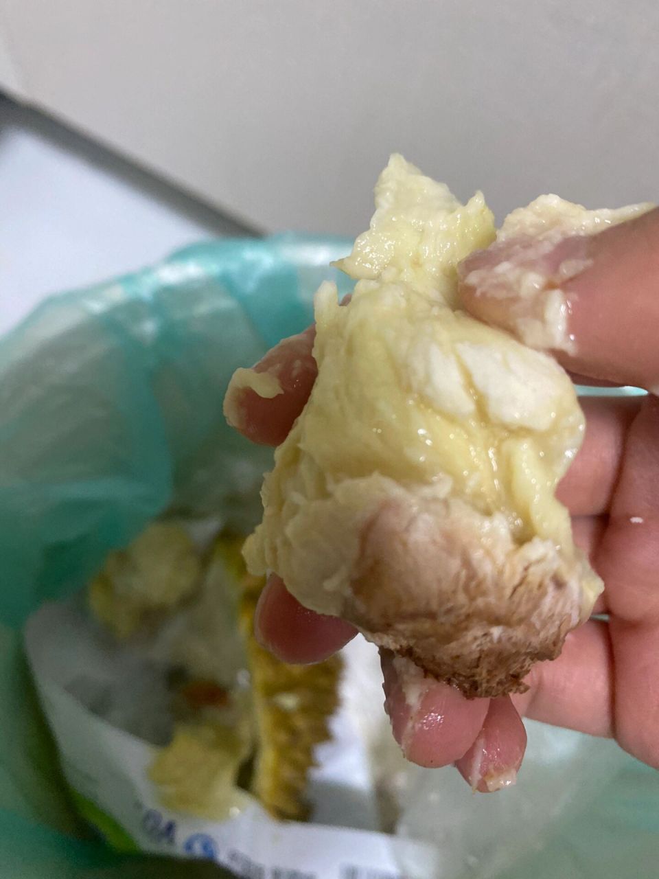 巴掌榴莲烂果 水果店买的 但是发这个图给老板说了 老板非说没有坏 是