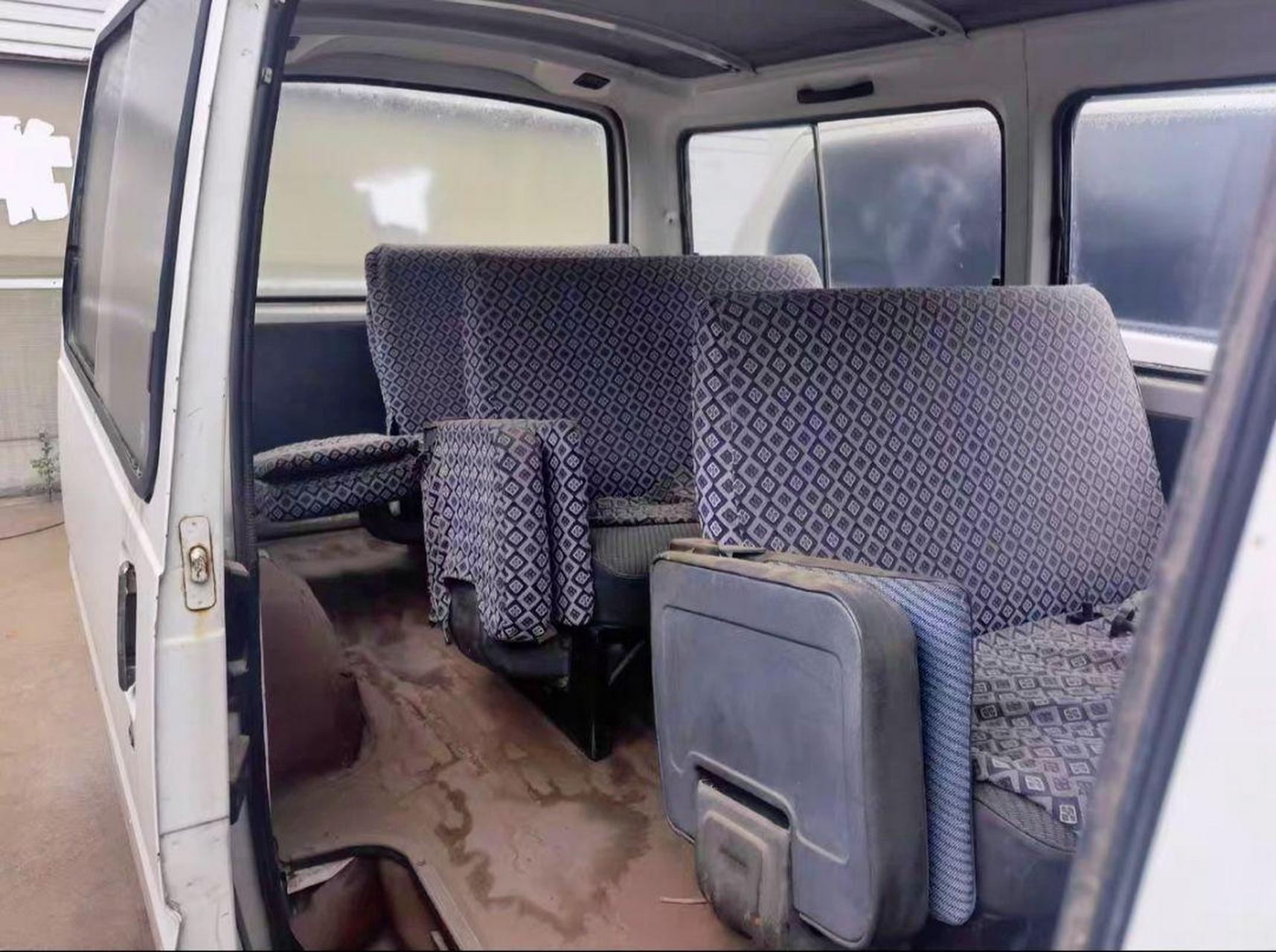 童年回忆 #一代人的回忆 #怀旧 一汽解放ca6440   面包车   一代鹊哪