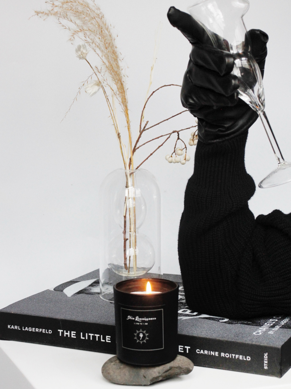 每一种颜色都有独特的寓意 在所有色彩中 黑与白作