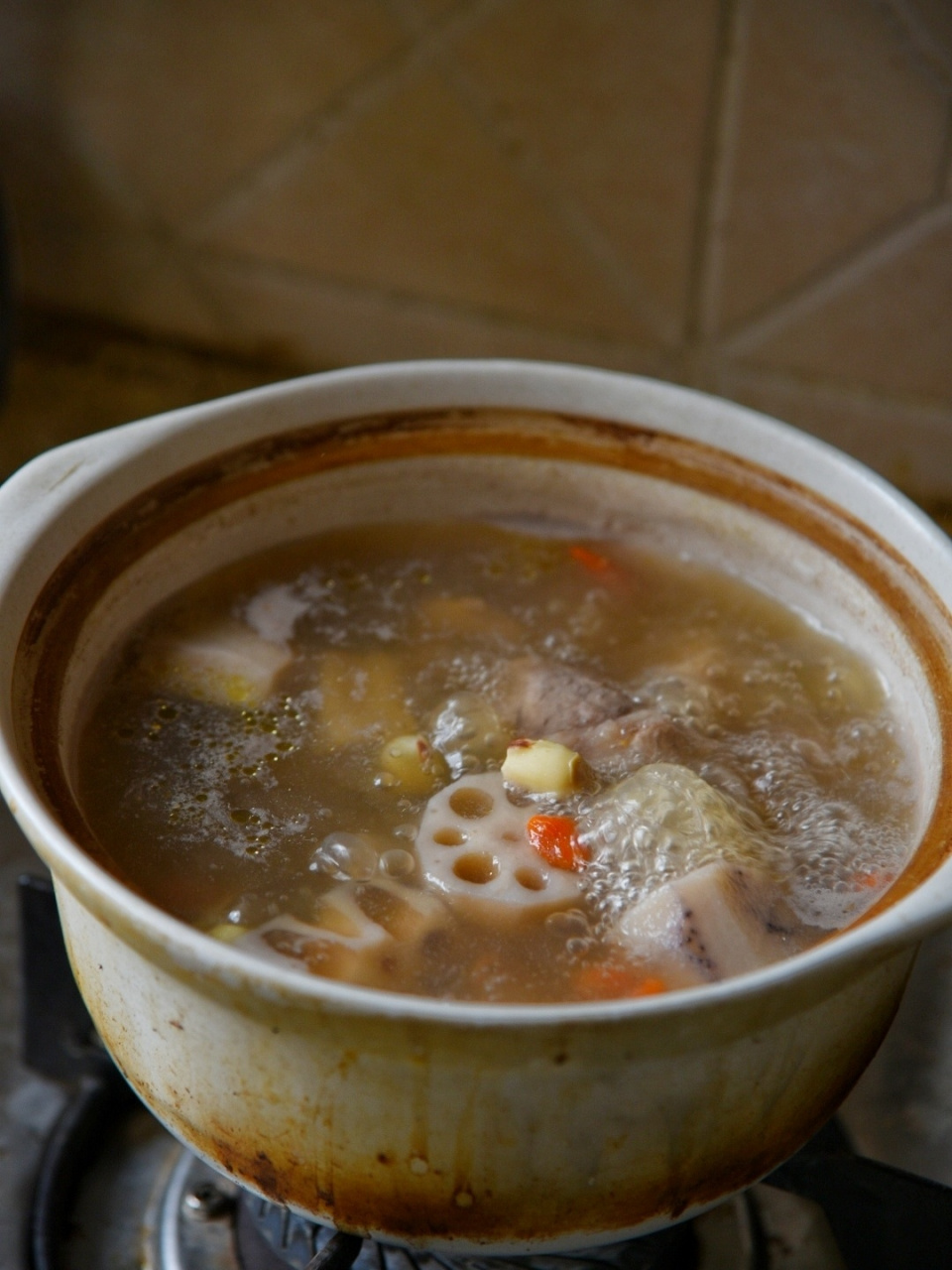 四季食谱|墨鱼双莲汤 73157315墨鱼:《随息居饮食谱》(王孟英