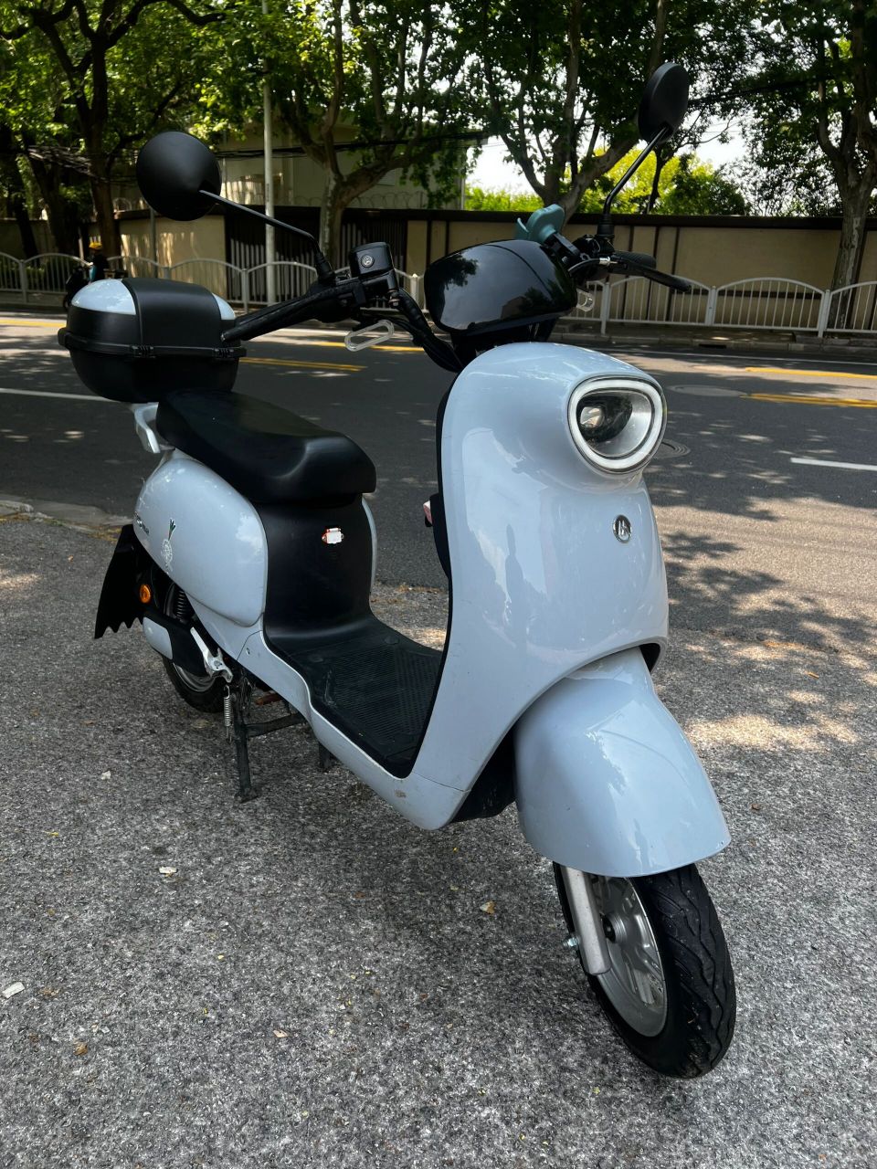 爱玛q小龟王电动车 成色如图,精品车况,配48付铅酸电池,满电40公里