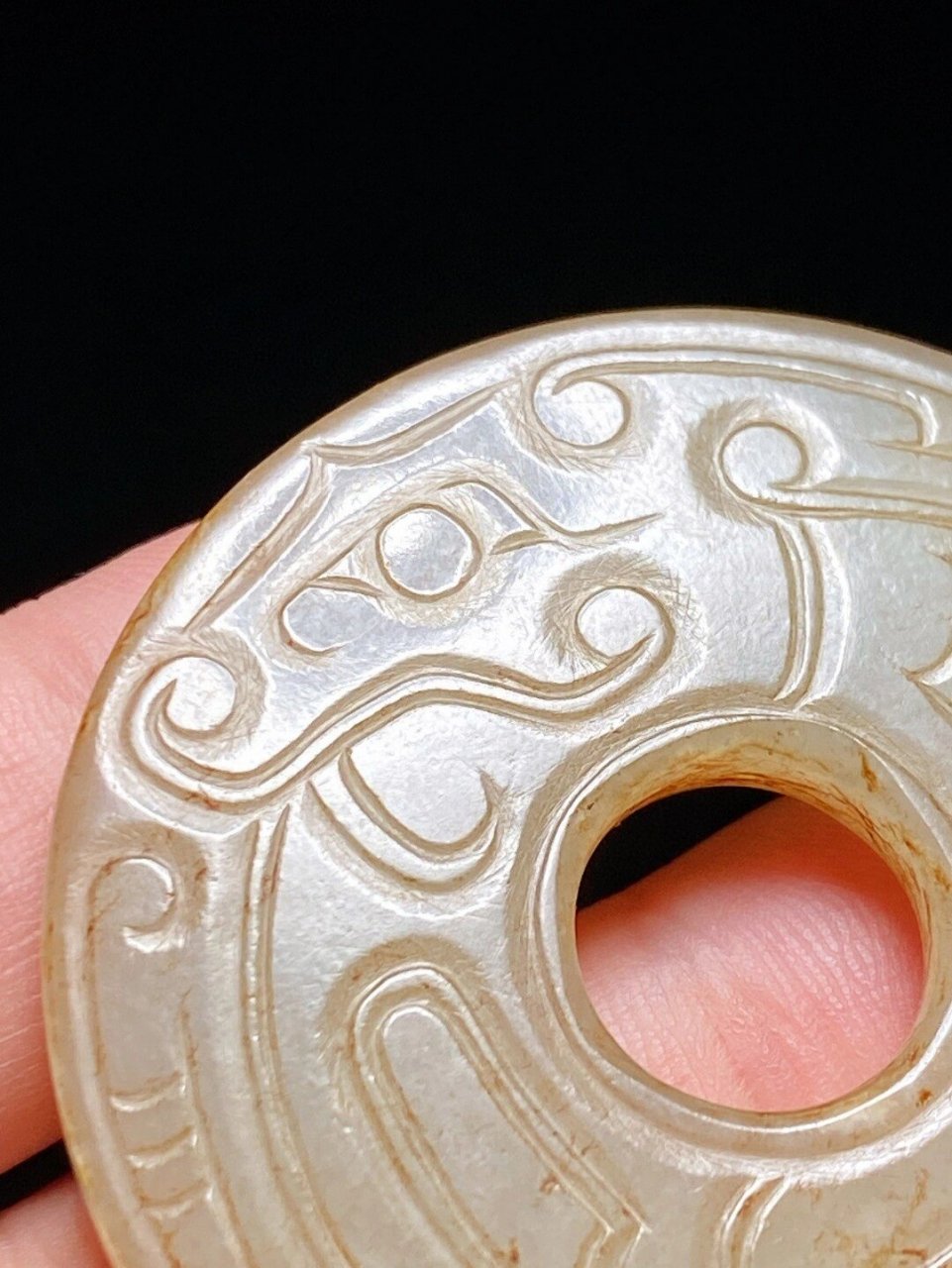 西周 和田玉籽料 白玉 龙纹玉璧 挂件  长5 宽5 高0.5厘米 重24.