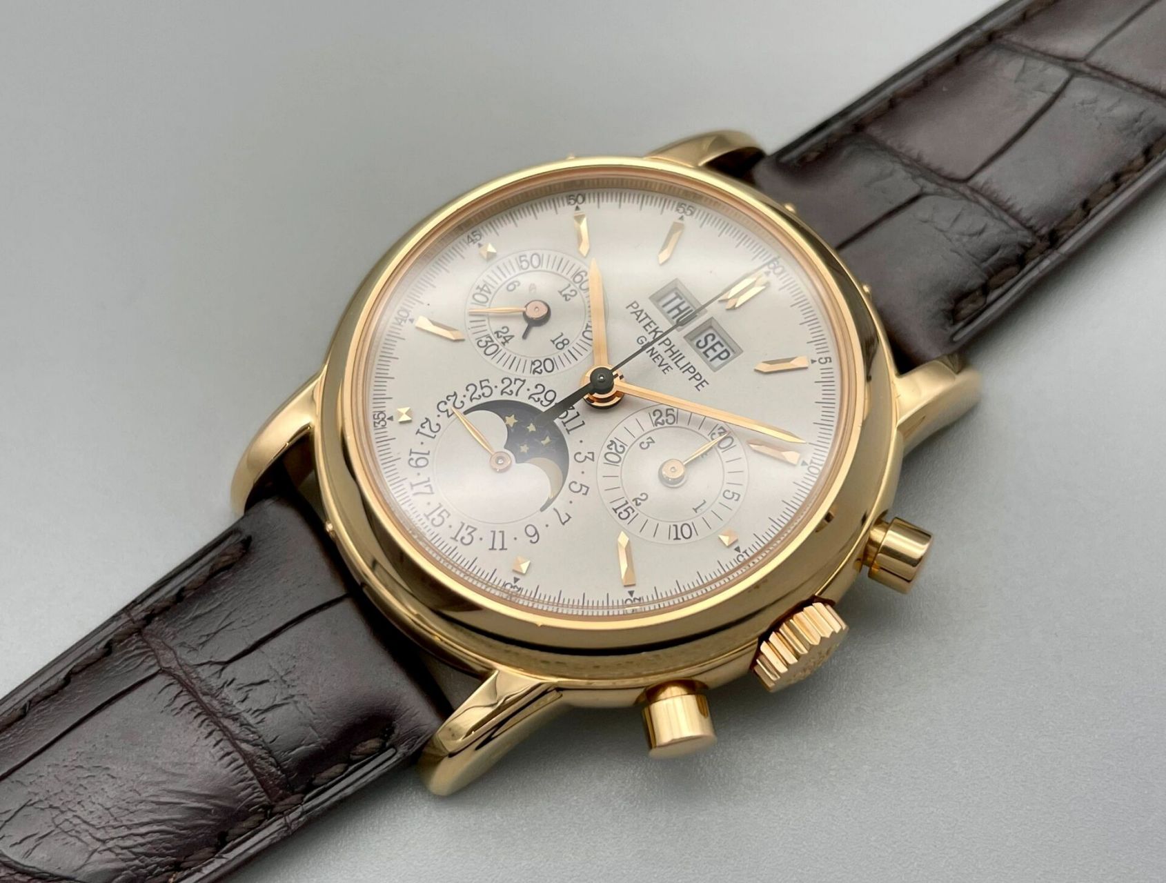 3970是百达翡丽vintage万年历计时,由此开始进入lemania基础机芯时代