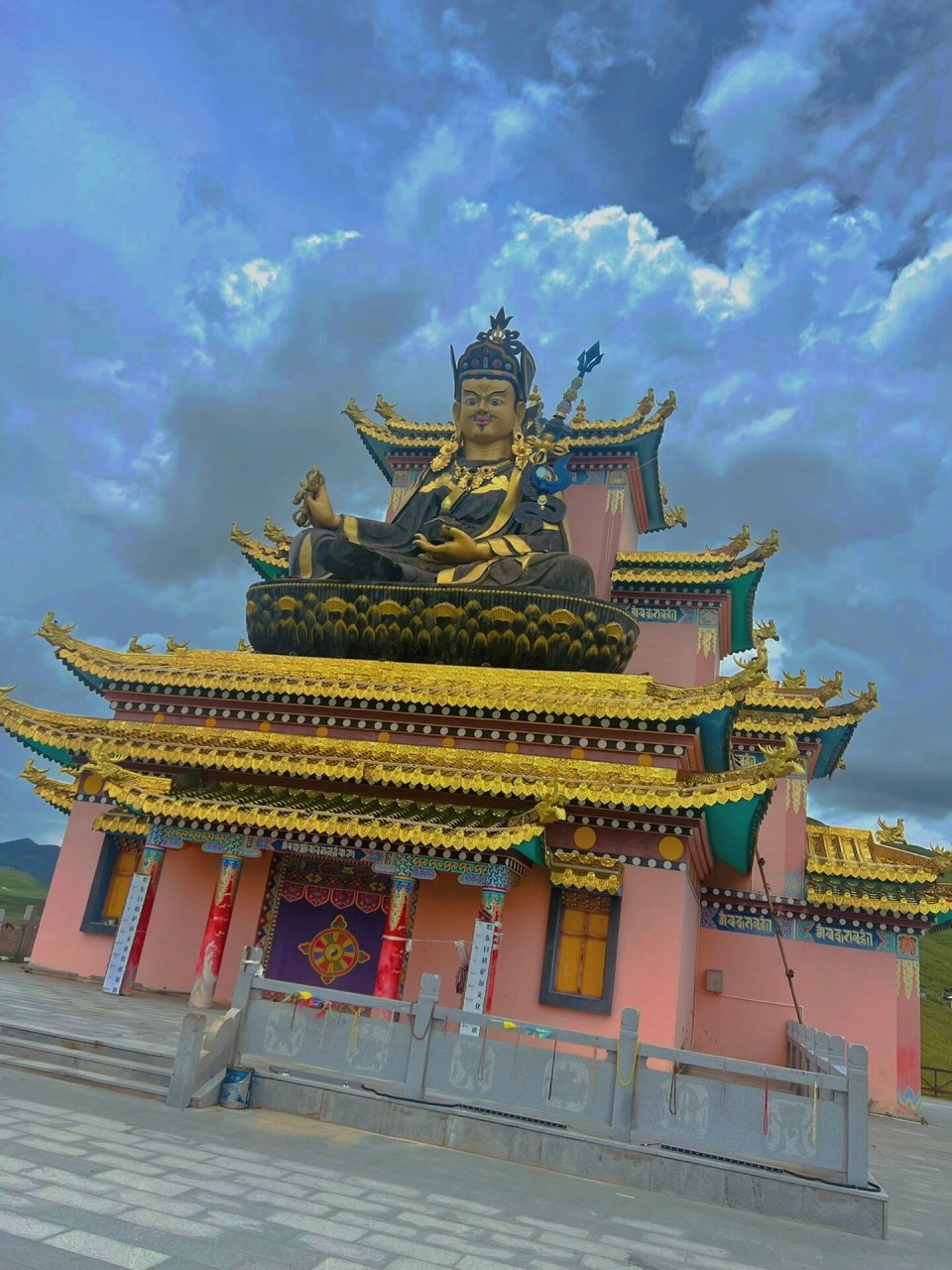 最美果洛藏族自治州 最美果洛藏族自治州玛沁县,这里的人很淳朴,这里