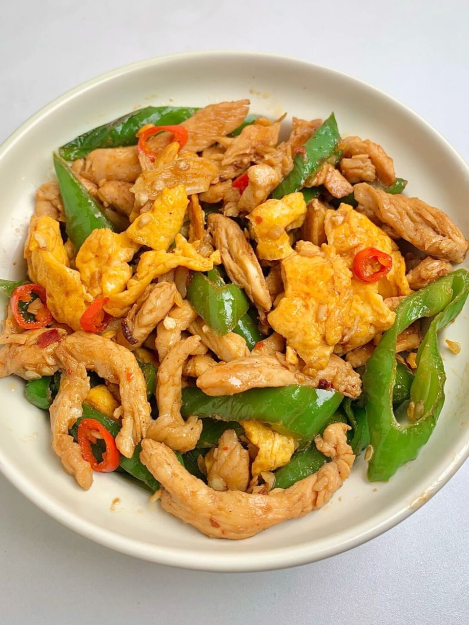 真的太香了! 香煎鸡胸肉条跟辣椒爆炒,香辣爽口!超级解馋!