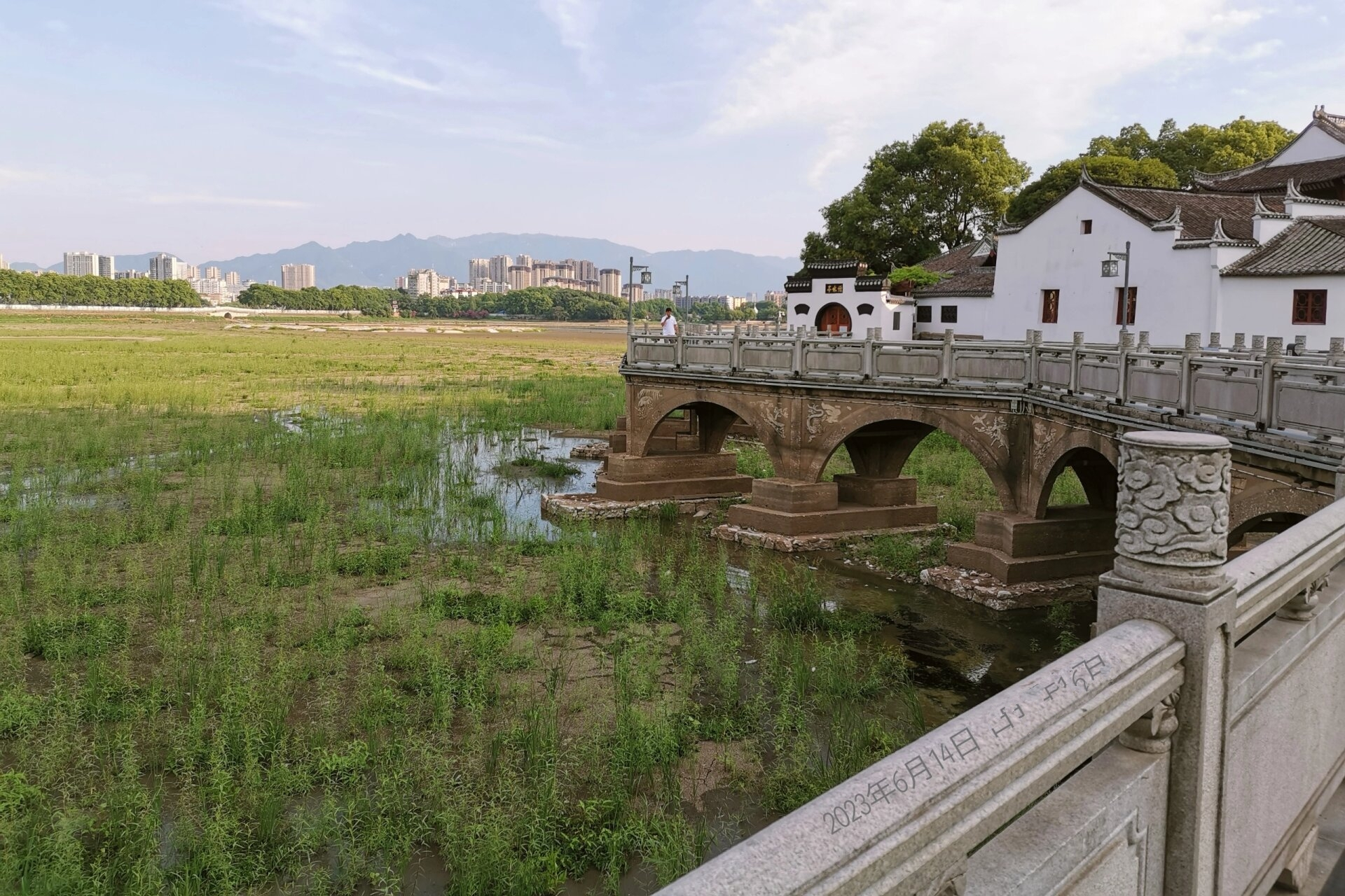 九江甘棠湖变成了大草原