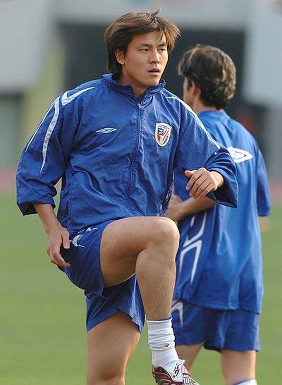 看过足球之夜那期专题,讲曲乐恒和张玉宁的事,太细节了,完全就是设计