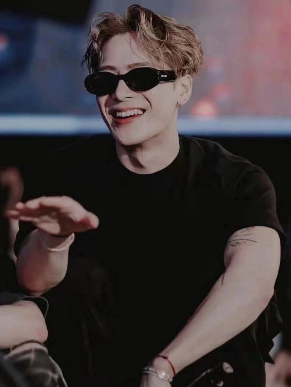 泰酷辣,行走的荷尔蒙 #王嘉尔# #王嘉尔壁纸# #行走的荷尔蒙# #泰酷辣