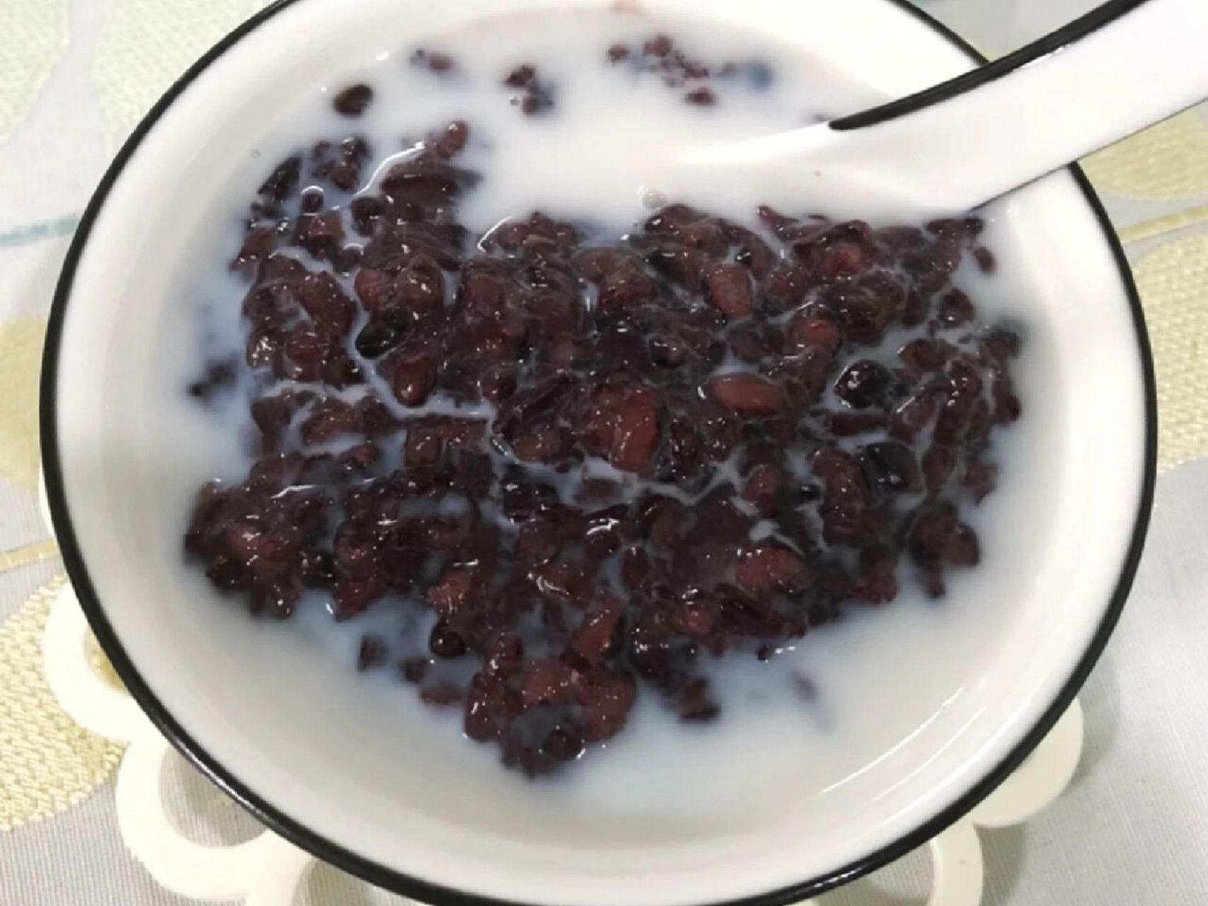 燕麦30g,椰浆1勺,糖1勺 [期待][期待]做法95 11566 黑糯米燕麦