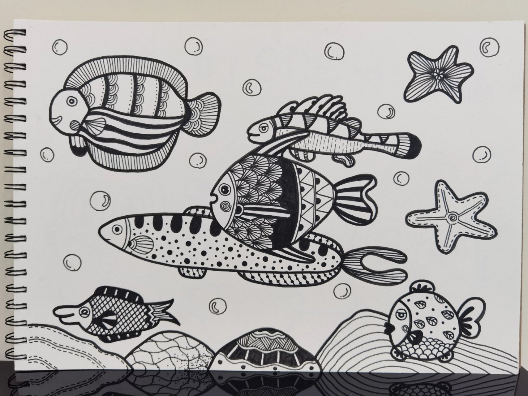 海底鱼黑白线描画 控笔线条画 儿童画简笔画