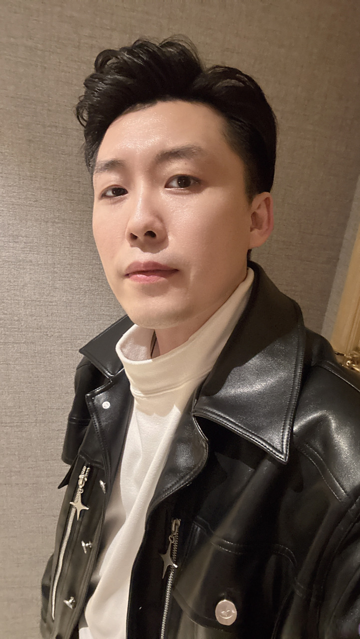 演员马旭东#  理发,换个皂型