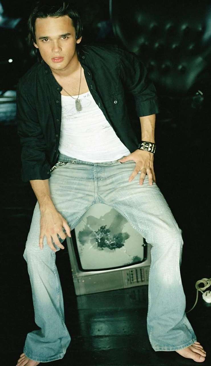 gareth gates 是二十年前的英国小鲜肉,他是英国选秀节目《流行偶像》