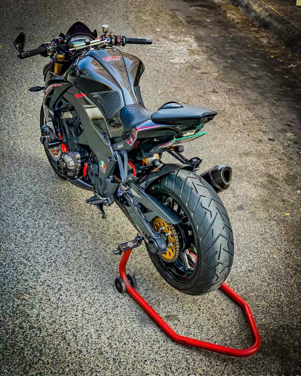 川崎大蟒蛇z1000 继续放毒