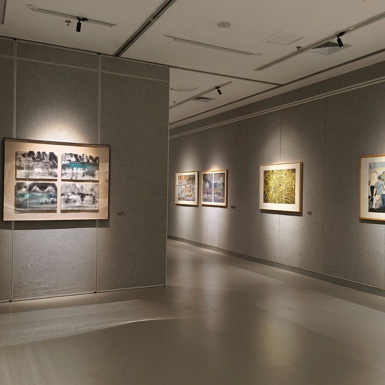 在桂林美术馆做志愿者 今天在桂林美术馆做志愿者,有公益时长   这次