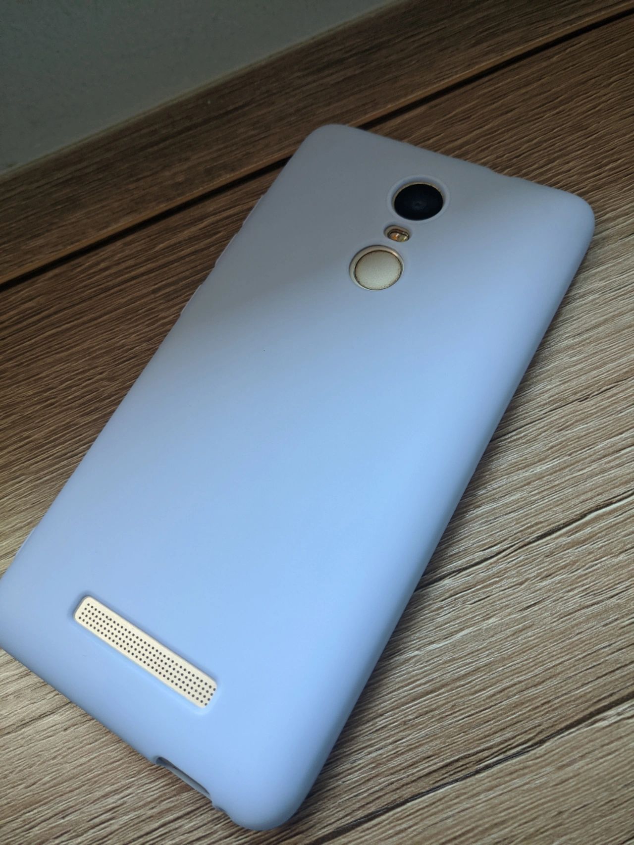 骁龙650处理器,当个mp4,或者穷学生当个备用机也行,玩点王者这样的小