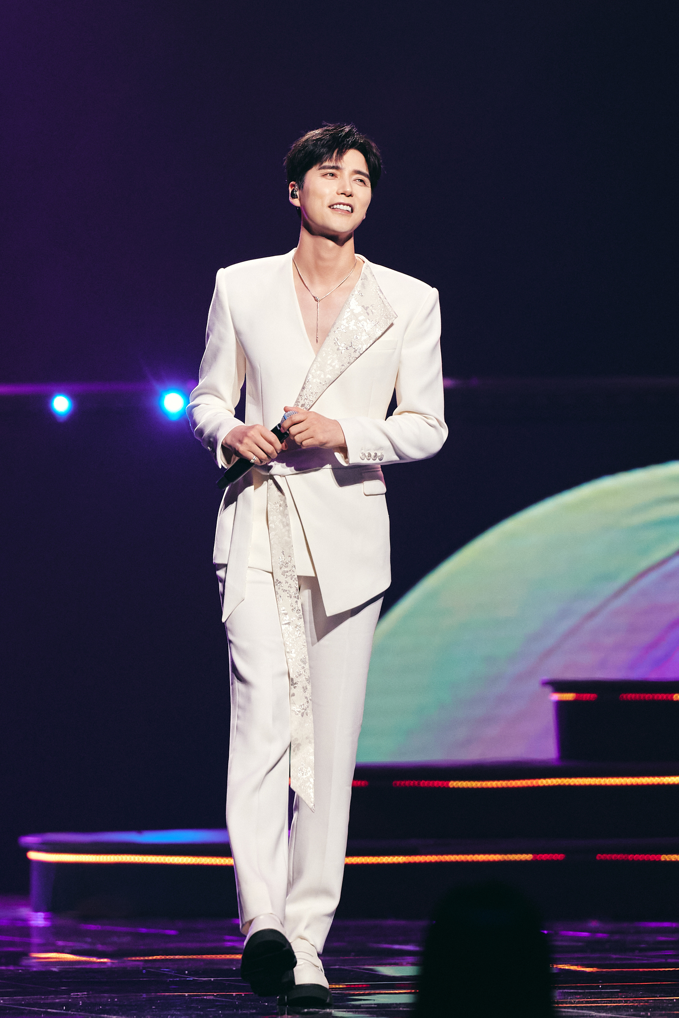 落晖倒转,白昼悠长