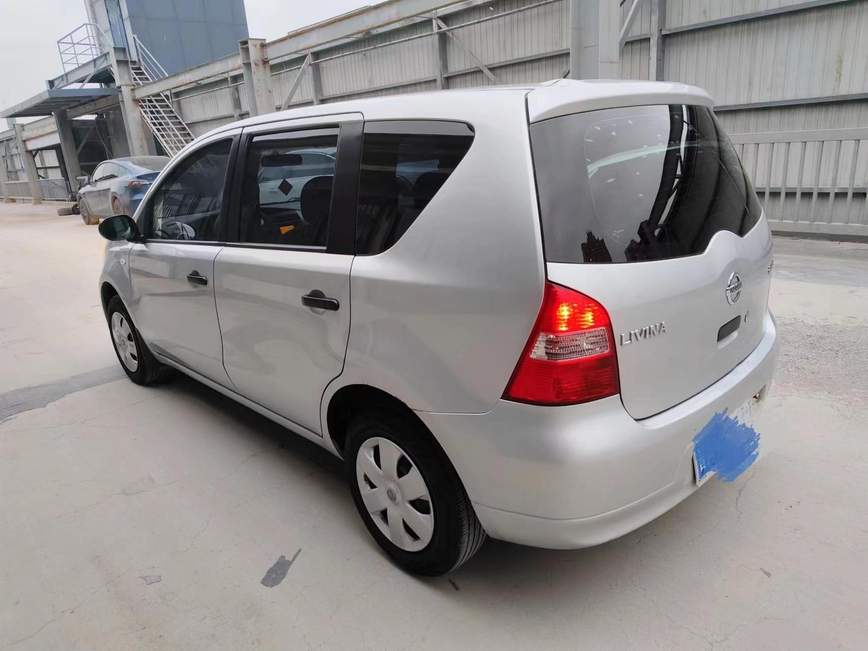 2011年日产骊威 1.6手动挡 本地私家一手车 实表9万多公里