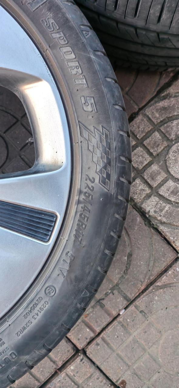 菲斯塔轮毂轮胎.菲斯塔 17 寸原厂轮毂轮胎一套,57015114.