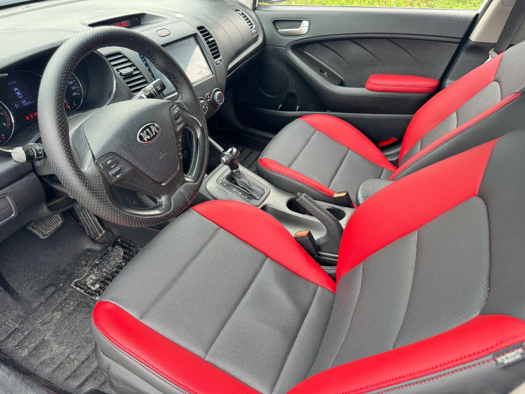 刚刚到店16年起亚k3极品车况,,1.