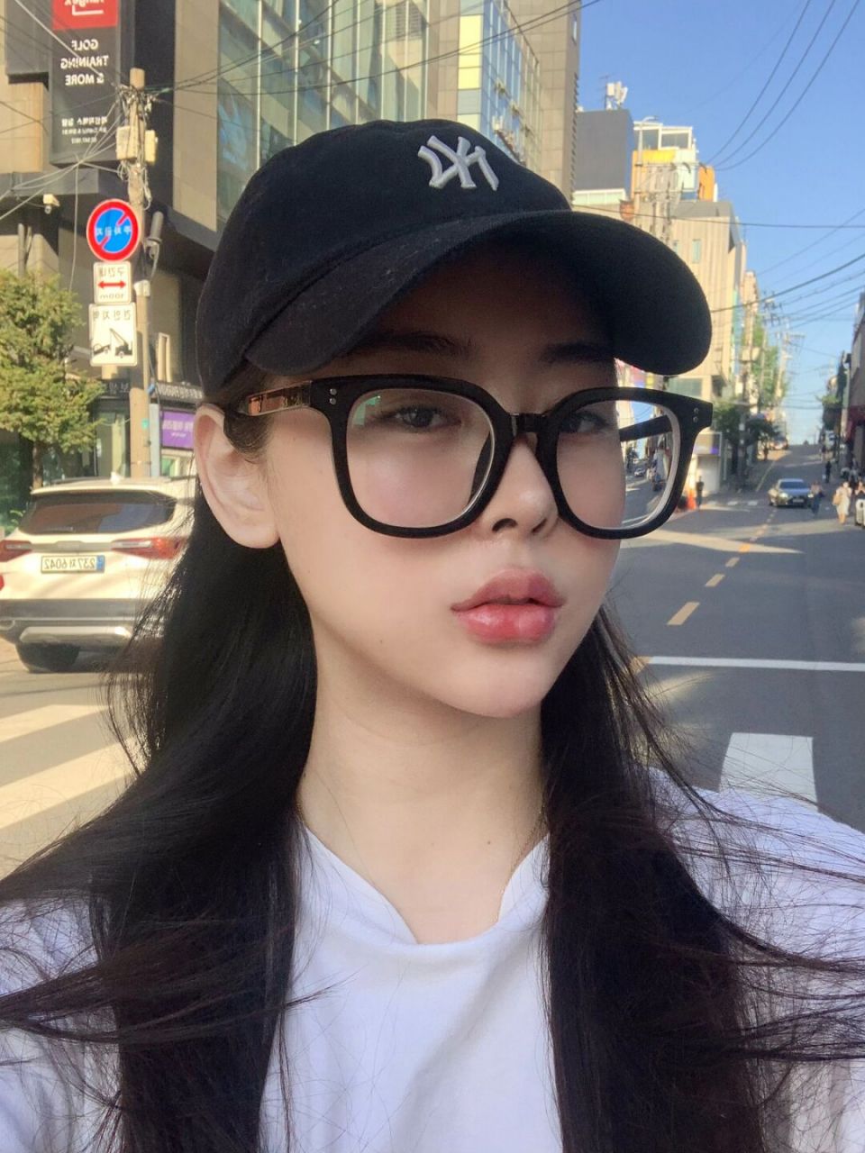 打了嘟嘟唇好看还是没打的好看?