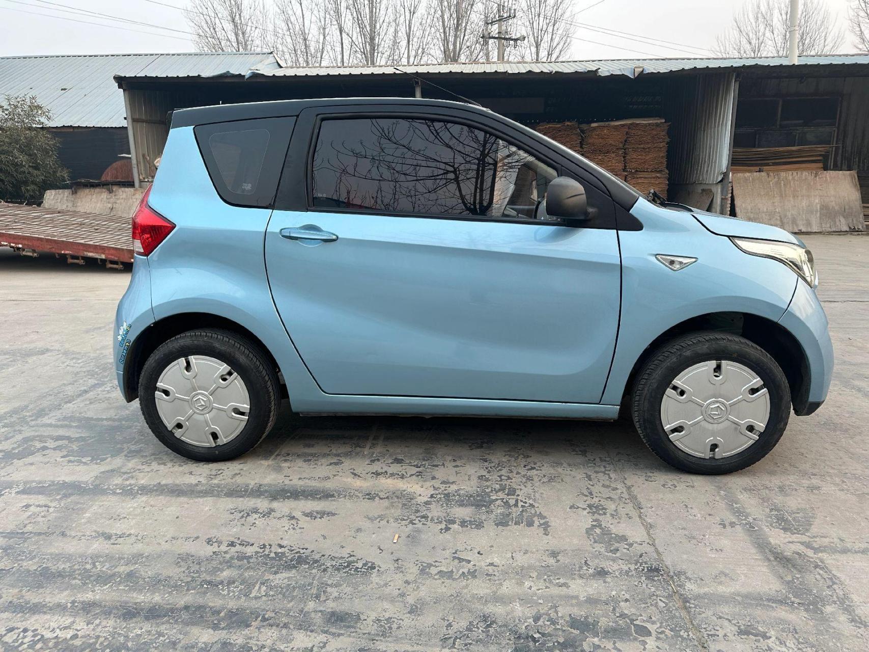 到家一辆21年中旬购买使用极品雷丁coco,中控大屏倒车影像,电动门窗