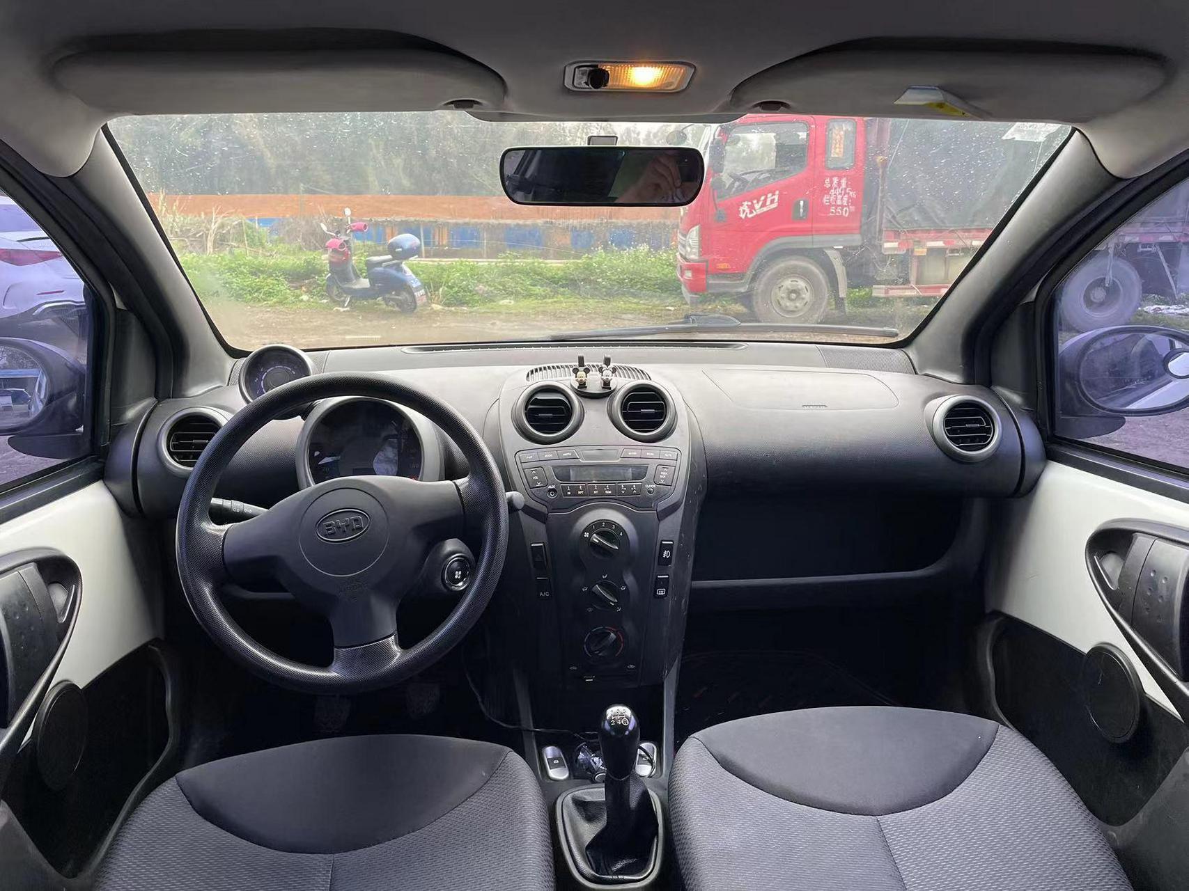 最美白色比亚迪f0小蛋蛋 手动挡的乐趣