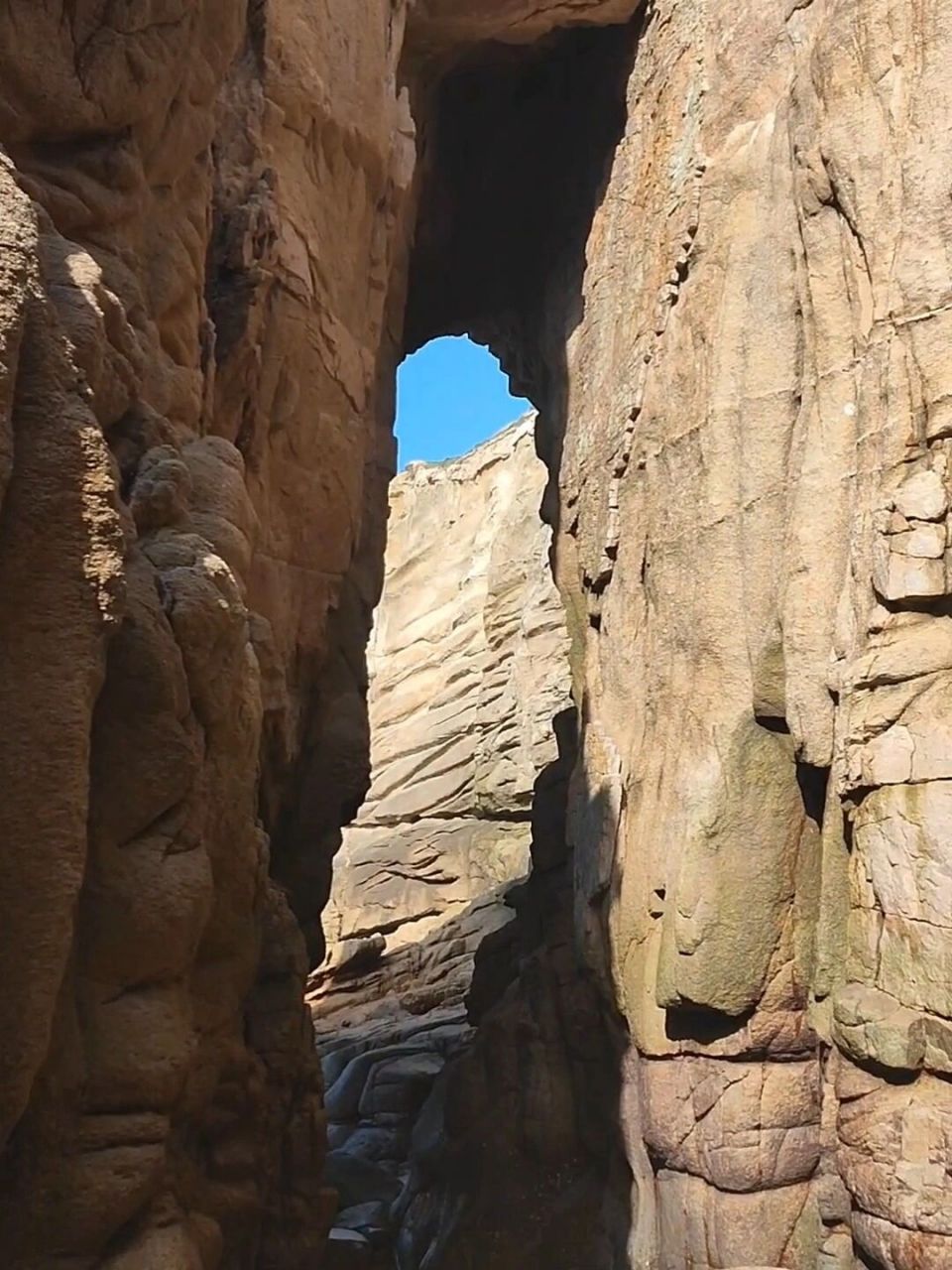 平潭大练岛通天门 平潭大练岛,风景十分绝美,不亏是有着福建"马尔代夫