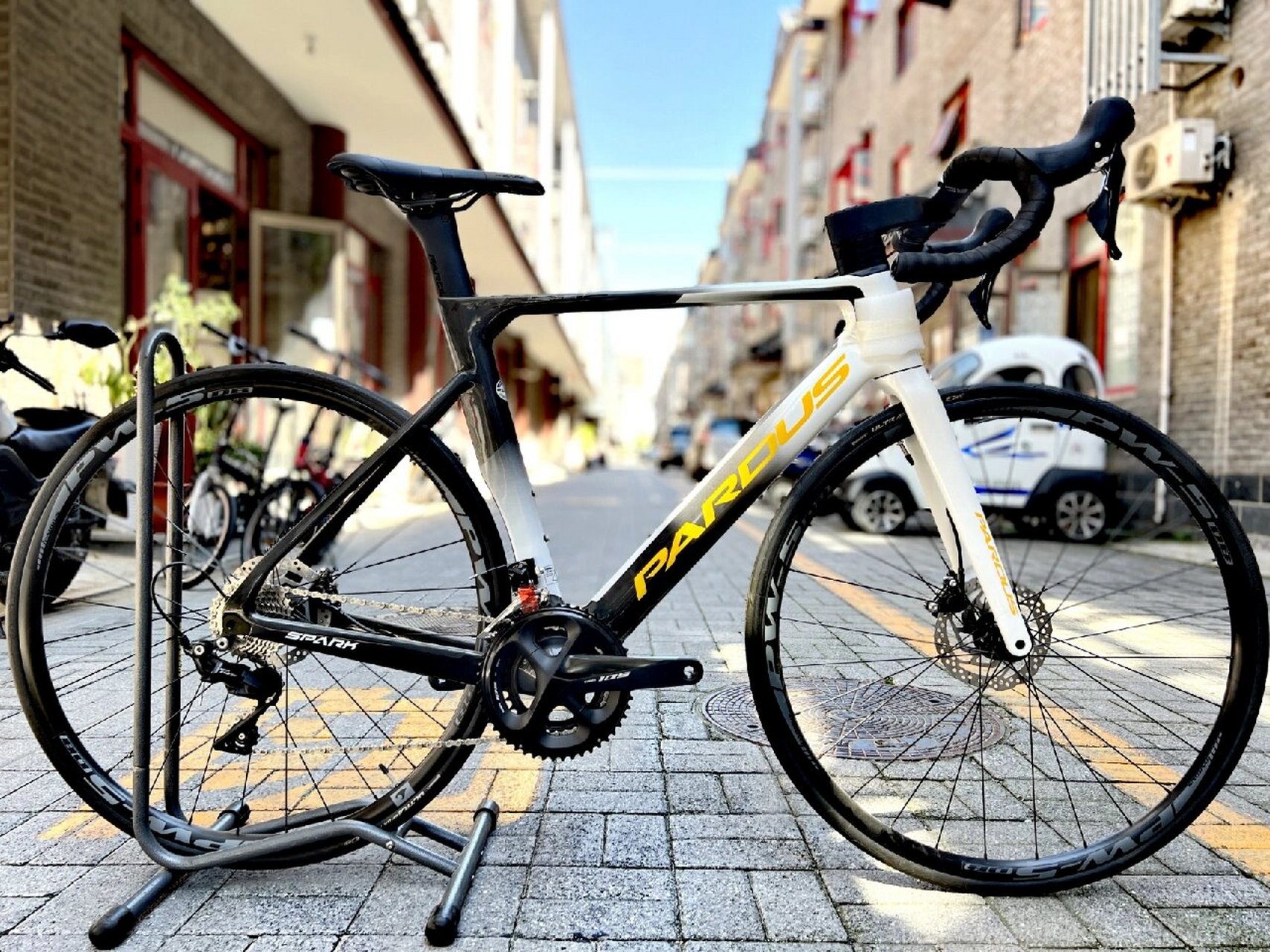 parous瑞豹碳纤维公路车 spark全内走线,shimano105碟刹大套