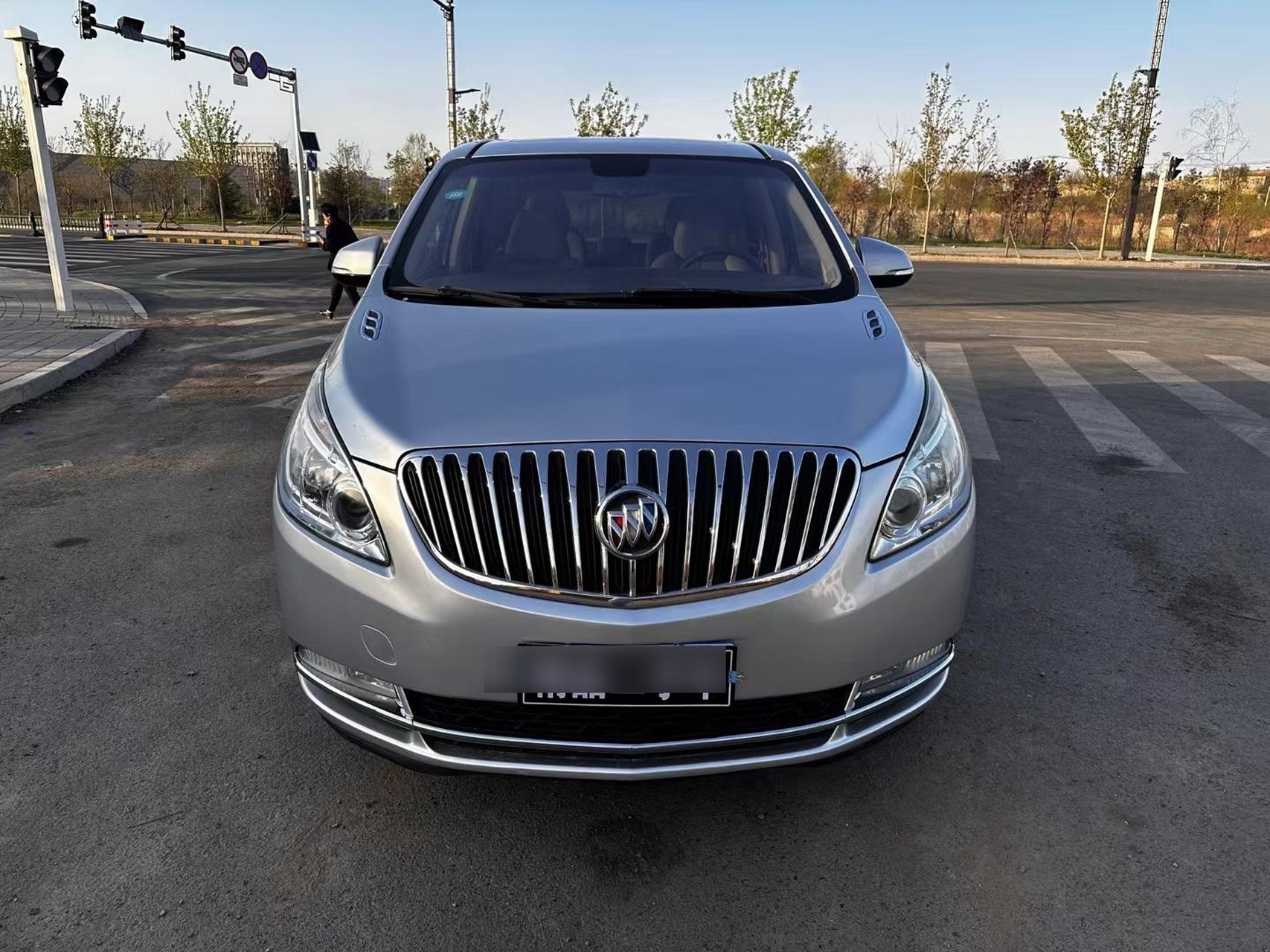 新到11年别克gl8天尊 自动档 天窗 2.