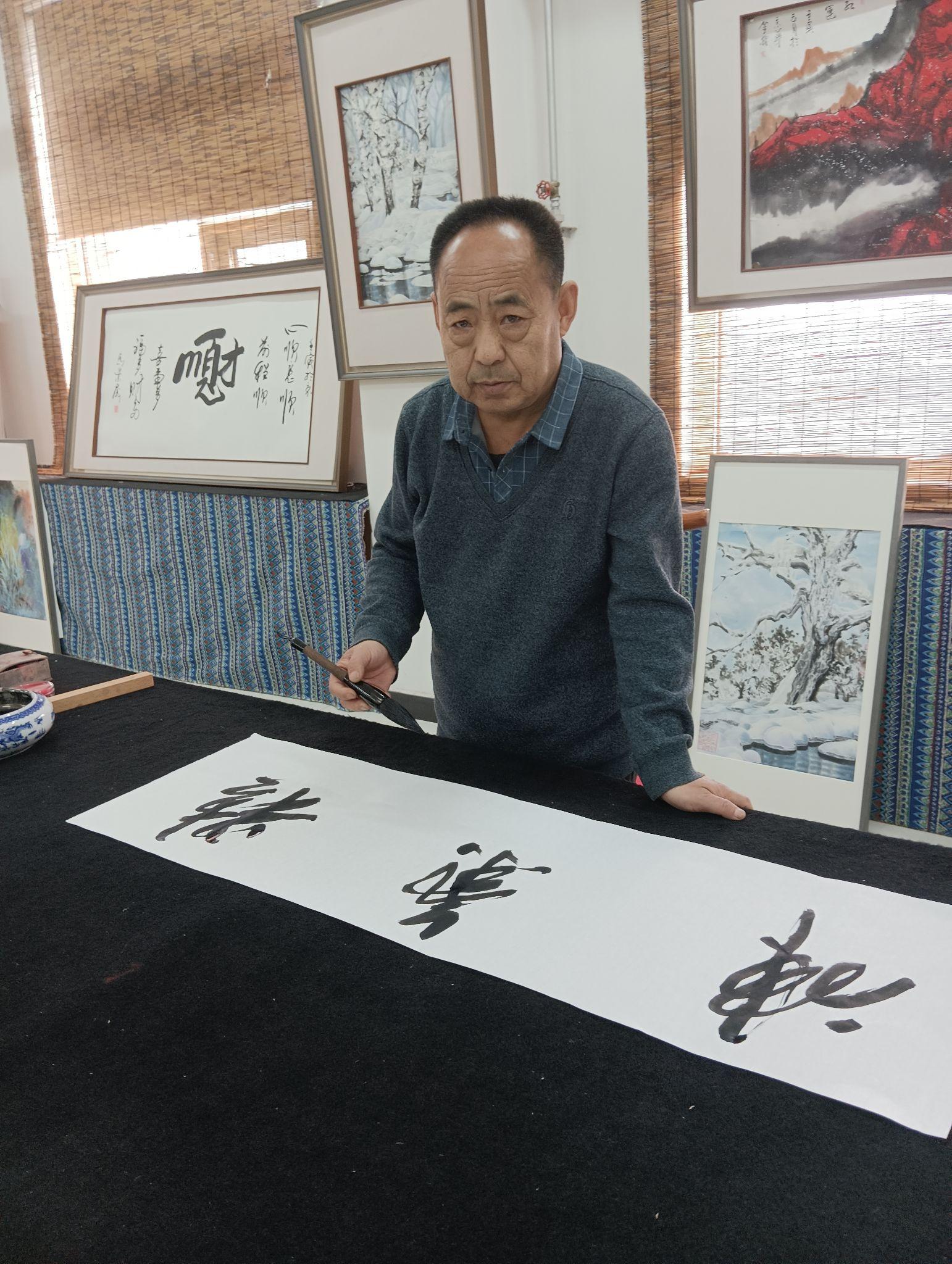 张金雪书画家德艺双馨