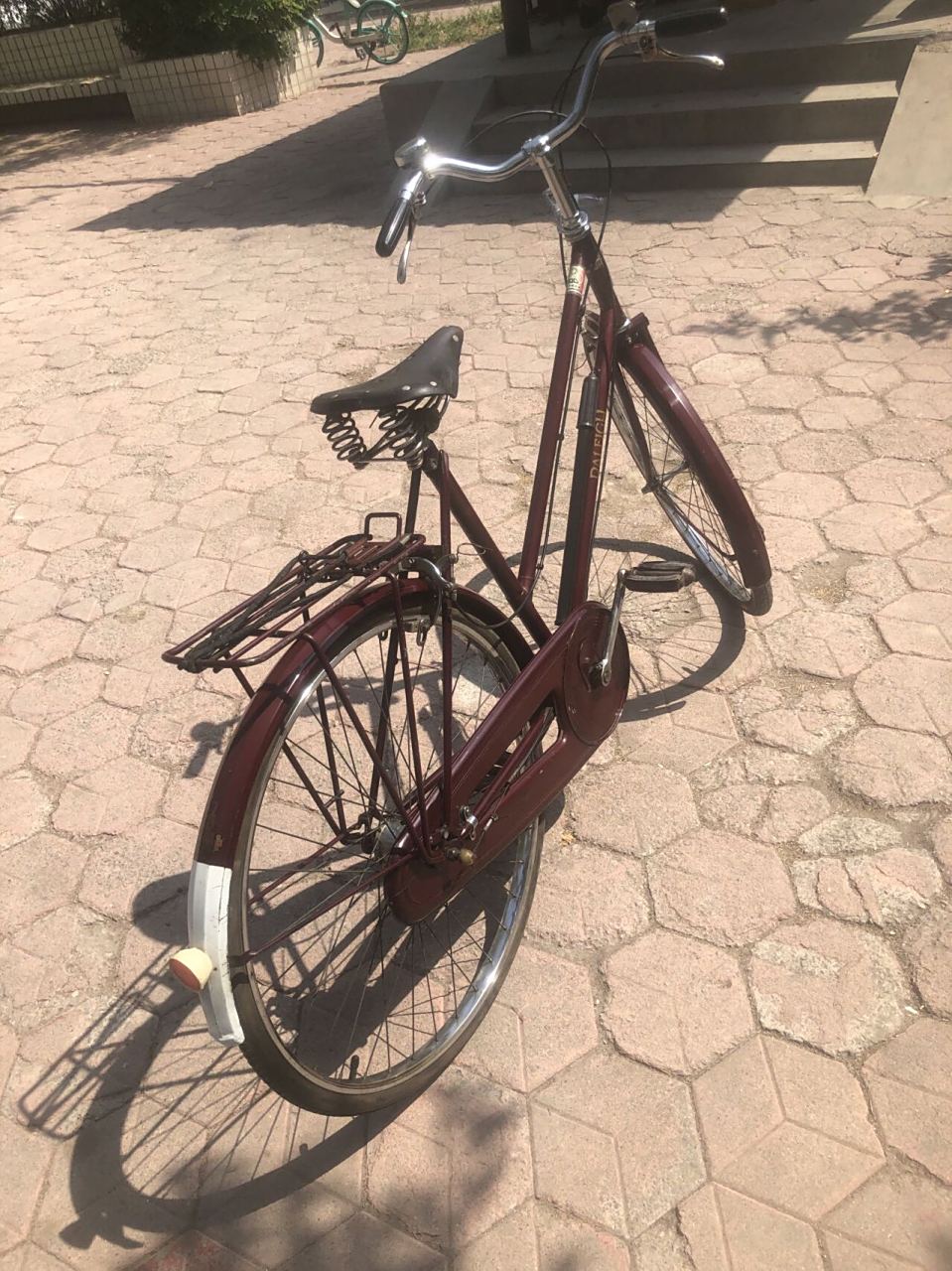英国凤头自行车 84年产的《紫凤》,又称《港凤》26大小的女车,红色