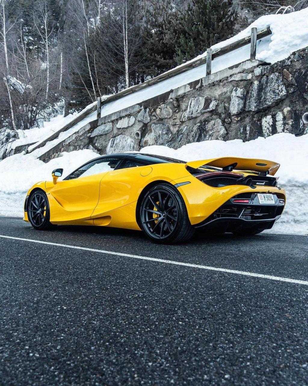 动力方面,迈凯伦720s是一款中置发动机后轮驱动超级跑车.本车采用4.