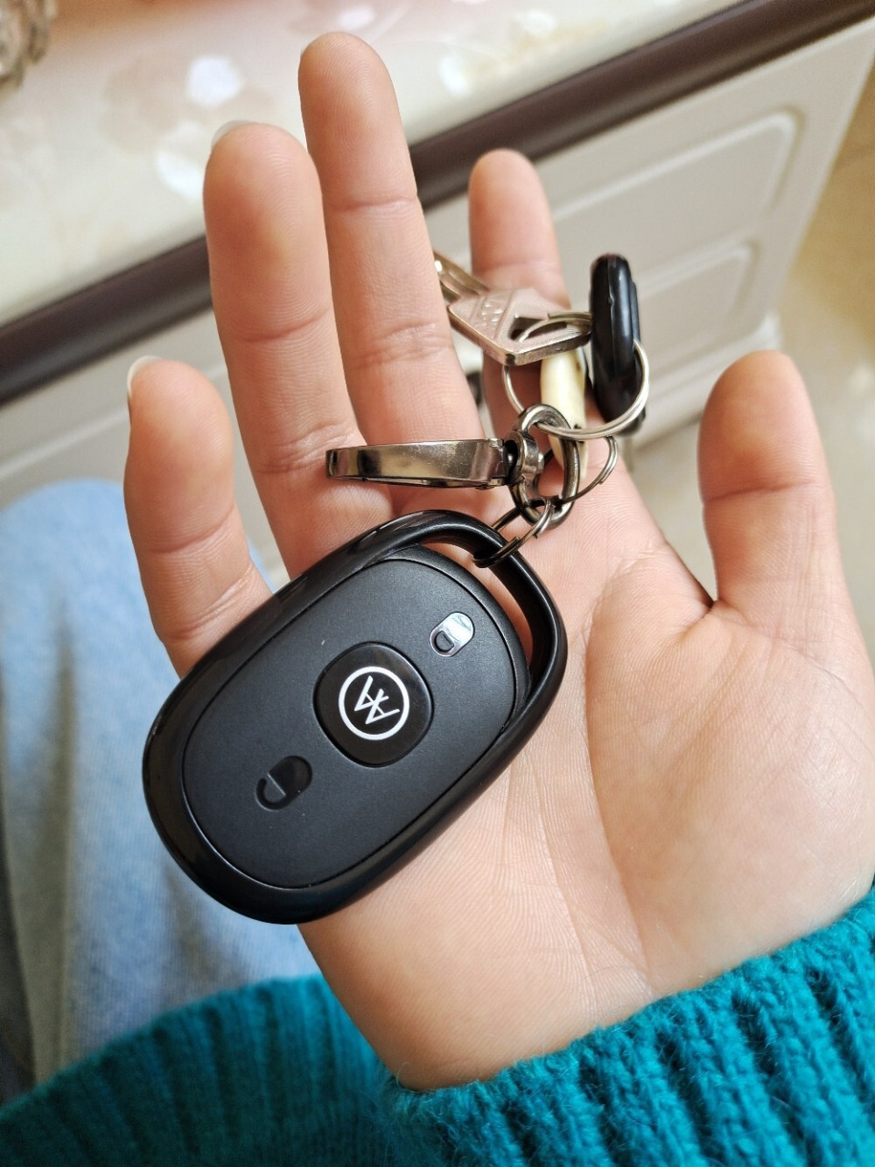 求助,爱玛电动车的这个车钥匙是怎么用的,车子怎么不能骑走,没得反应